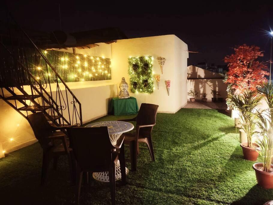 Sukoon ,cozy ,private & Regal Terrace *