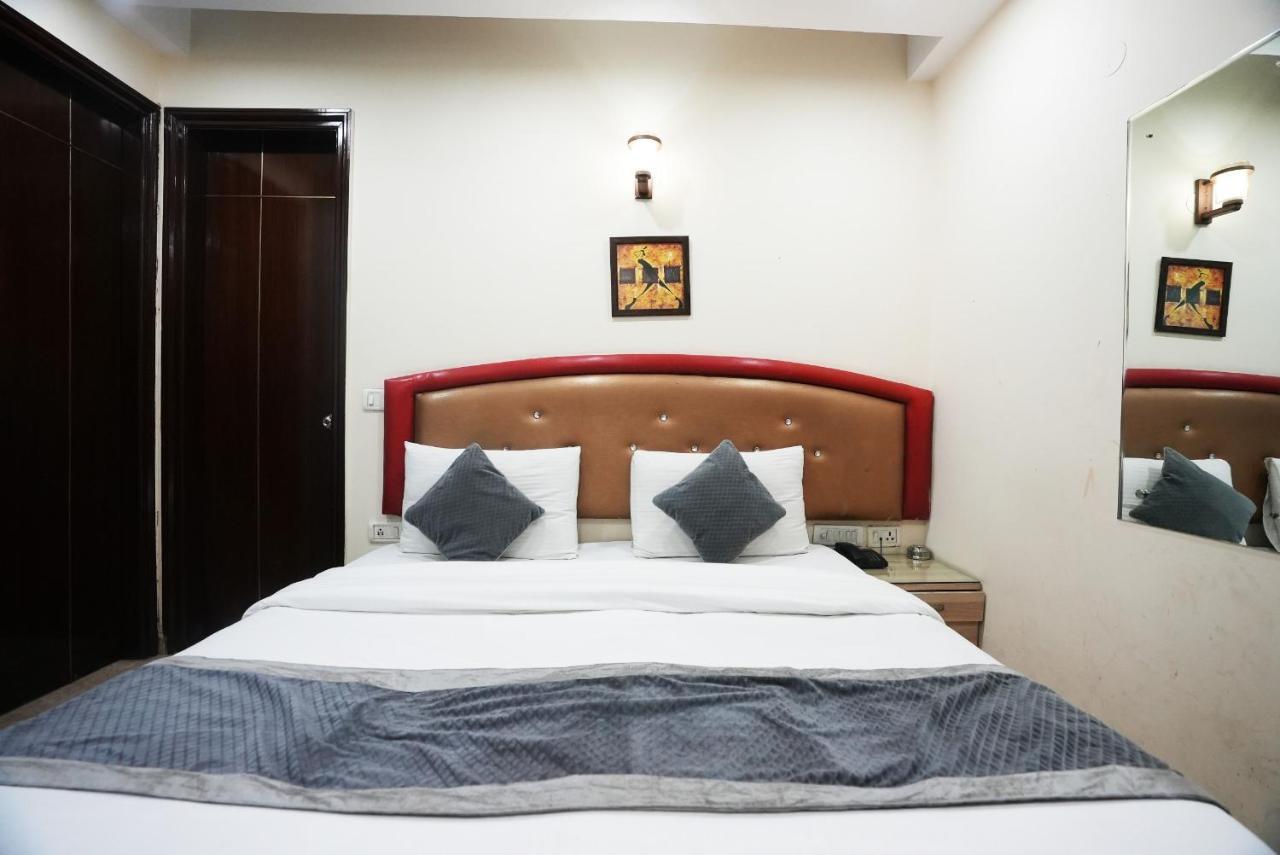 S & B East - Patel Nagar 3* New Delhi