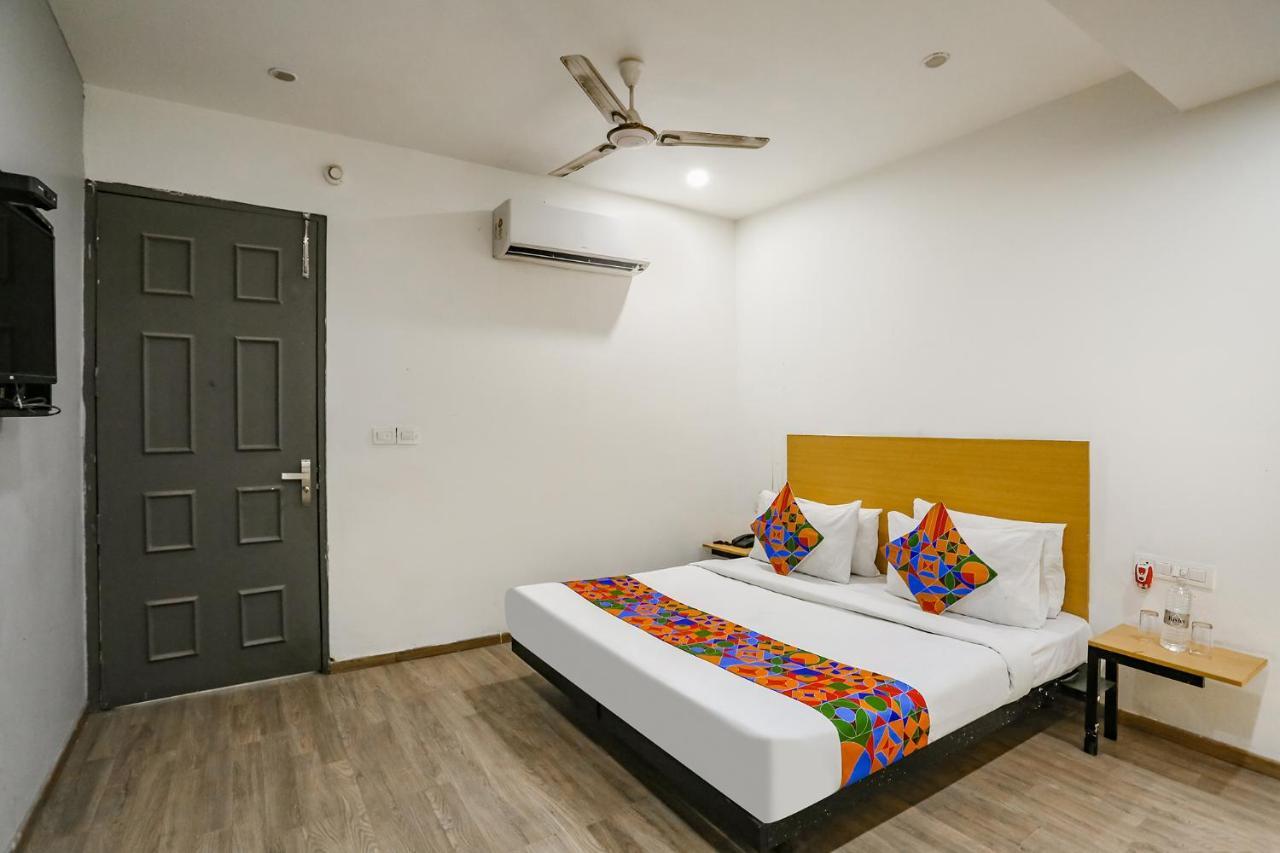 Fabhotel Vat - Meera Bagh Hotel 3*