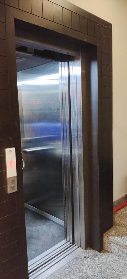 Apartamento Palatial 3bhk With Terrace! Greater Kailash 1 Nova Deli