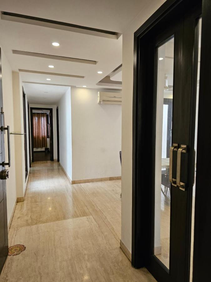 Palatial 3bhk With Terrace! Greater Kailash 1 *