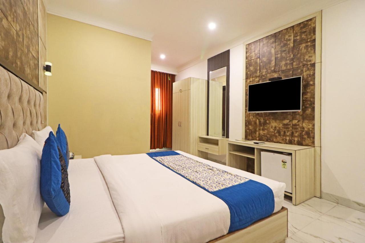 Hotel Almora Near Delhi Airport