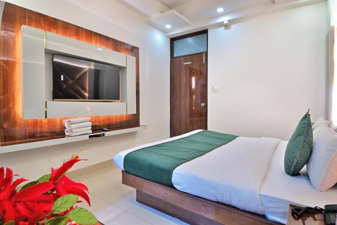 Star - Budget Friendly Hotel