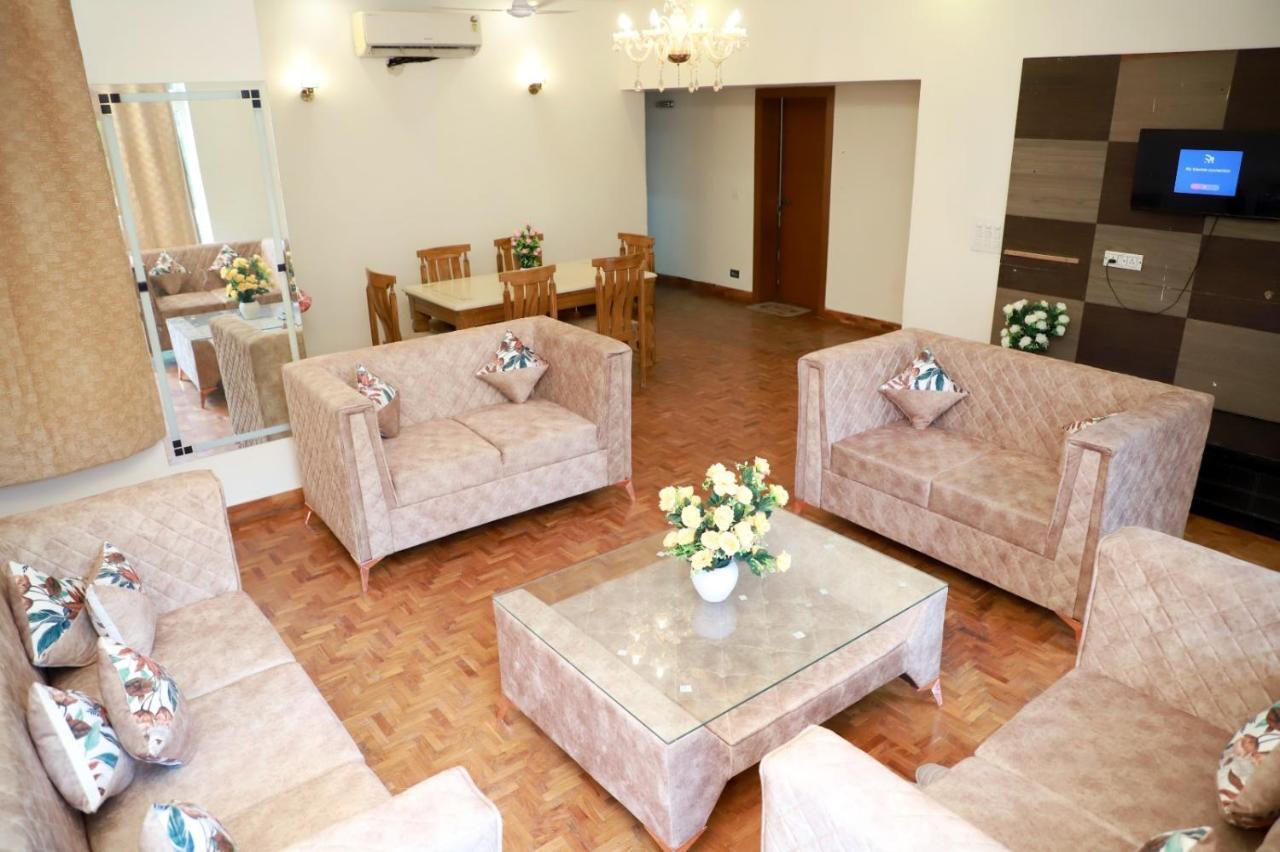 Apartment Divine India Service 2bhk 1a Saket *