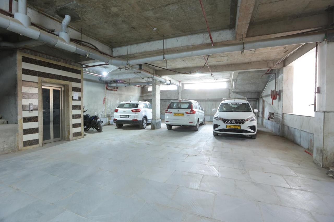 Hotel The Elevate - Near Delhi International Airport