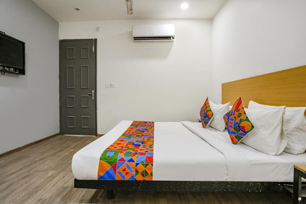 Fabhotel Vat - Meera Bagh Hotel