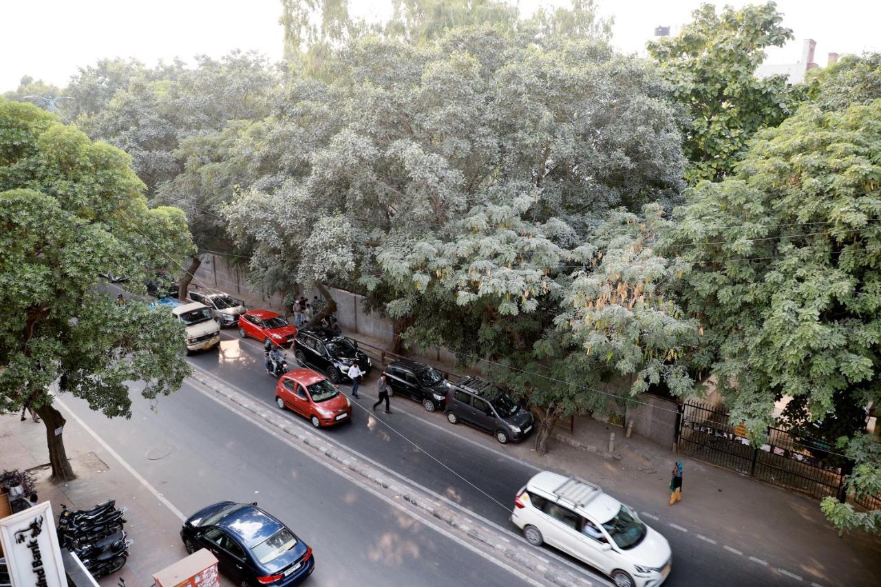 Fortune Service 3bhk,e-28, Saket 2b *