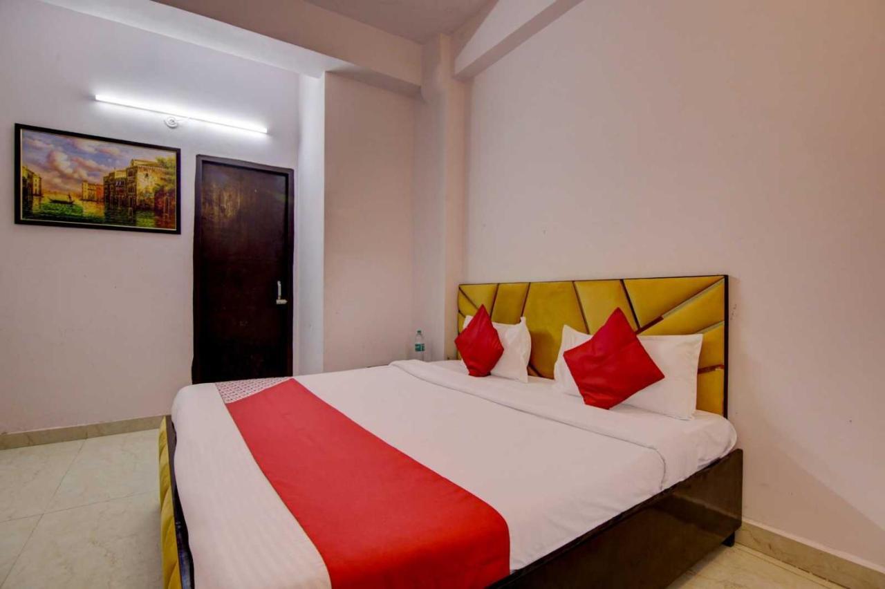 Oyo Flagship Decent Residency New Delhi