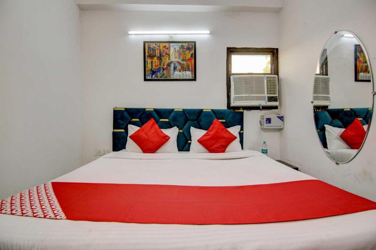 Oyo Flagship Decent Residency Hotel 3*
