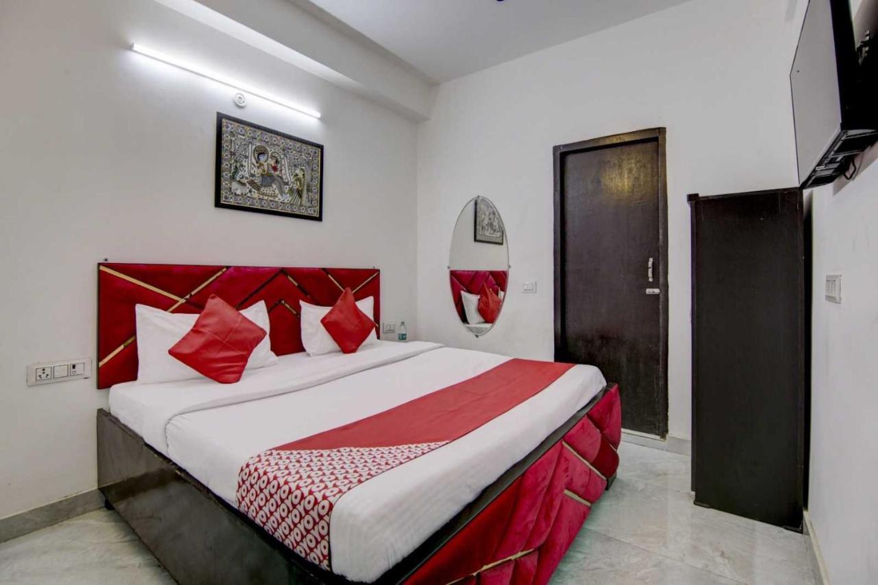 Oyo Flagship Decent Residency 3*