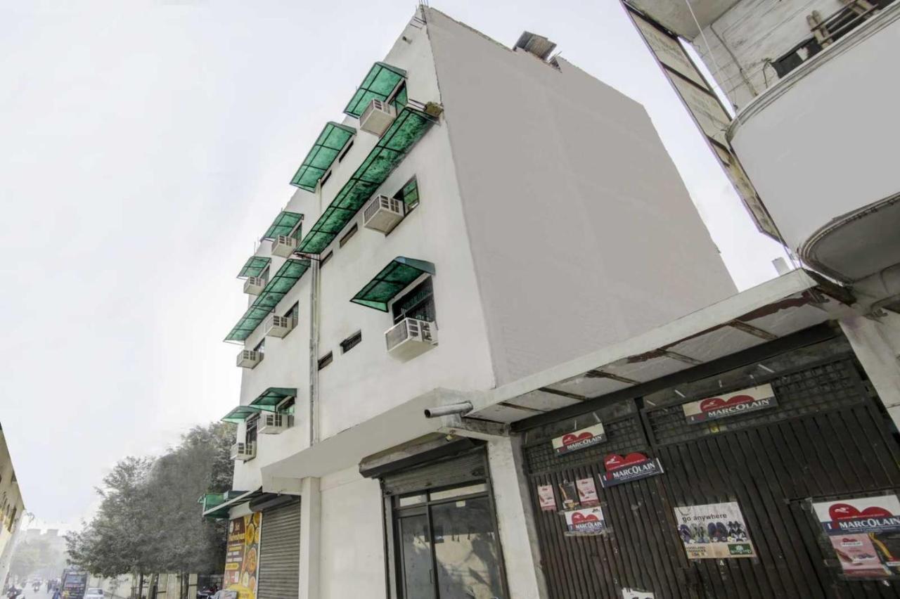 Oyo Flagship Decent Residency New Delhi