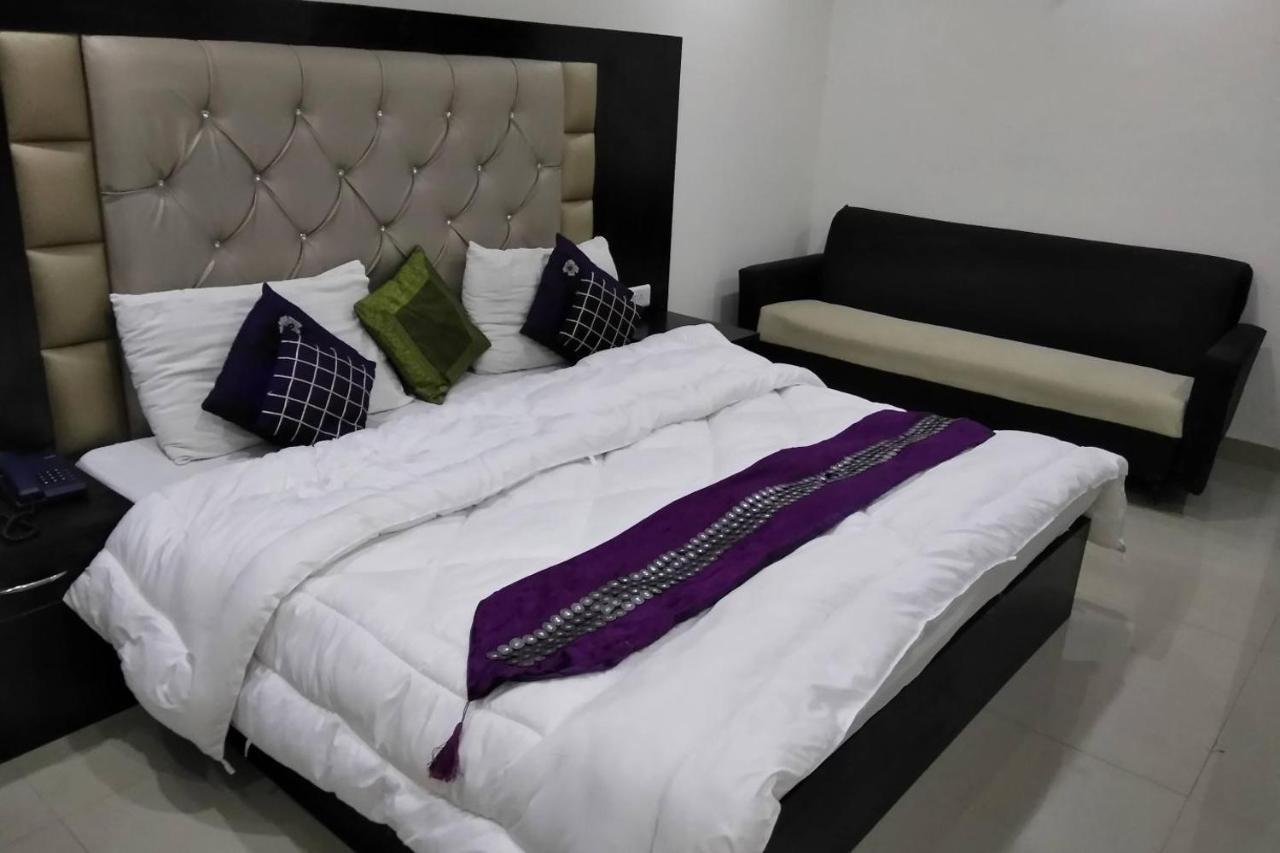 Vishesh Continental Apartment *