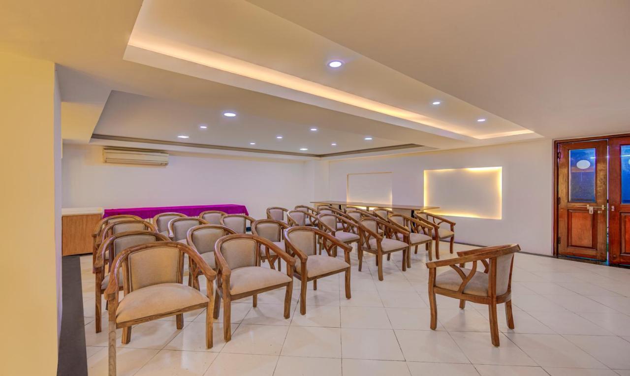 Treebo Corporate Park Hotel 3*