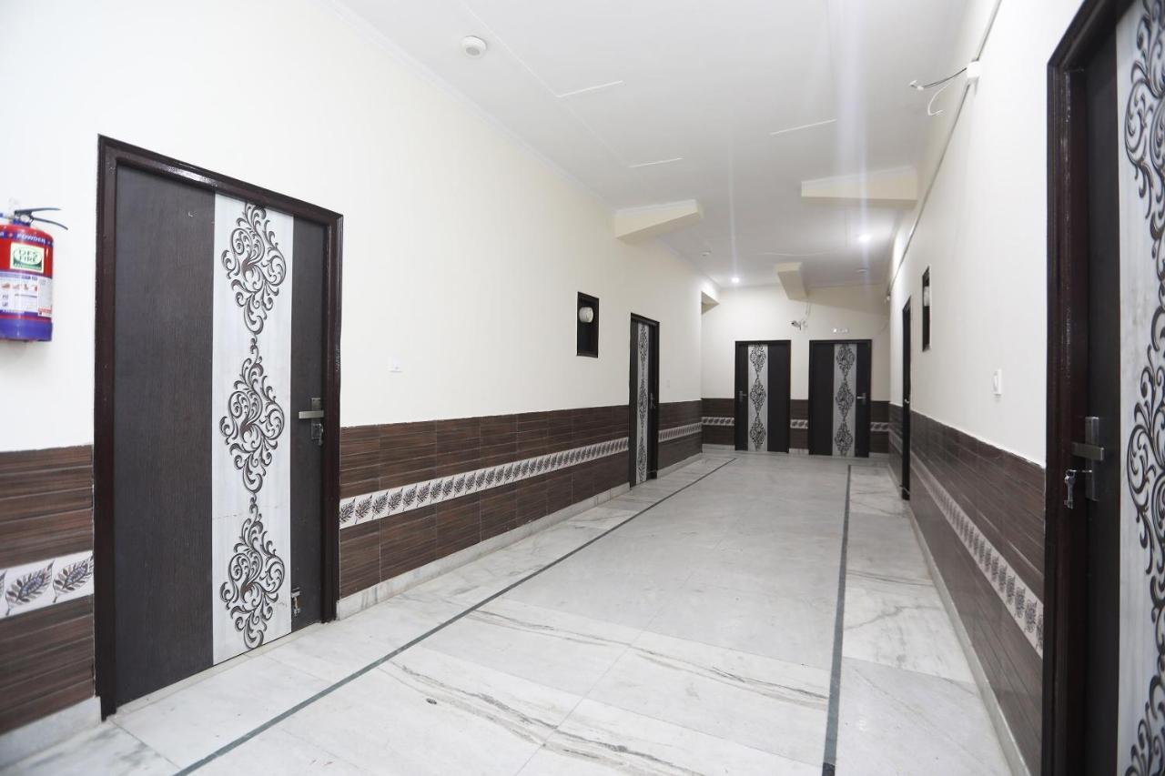 Oyo The Nest - Knowledge Park Near Pvr Ansal Plaza Greater Noida 3* Delhi (National Capital Territory of India)