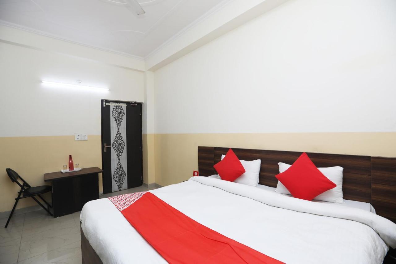 Oyo The Nest - Knowledge Park Near Pvr Ansal Plaza Greater Noida 3* Delhi (National Capital Territory of India)