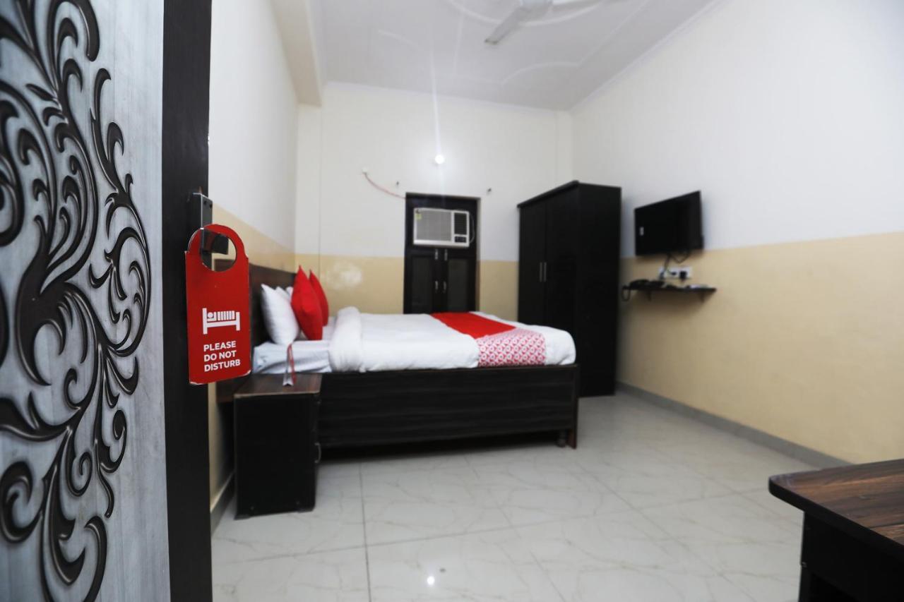 Hotel Oyo The Nest - Knowledge Park Near Pvr Ansal Plaza Greater Noida 3*
