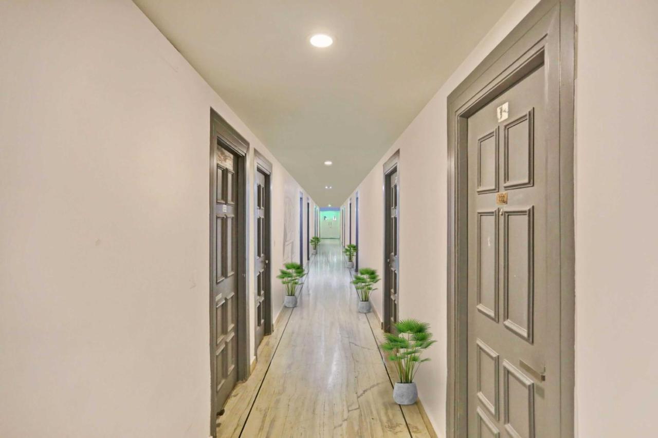 Hotel Townhouse Jp Grand Near Mayapuri Chowk 4*