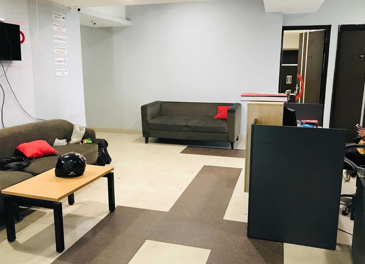 Hotel Oyo Townhouse 1100 Royal Near Akshardham