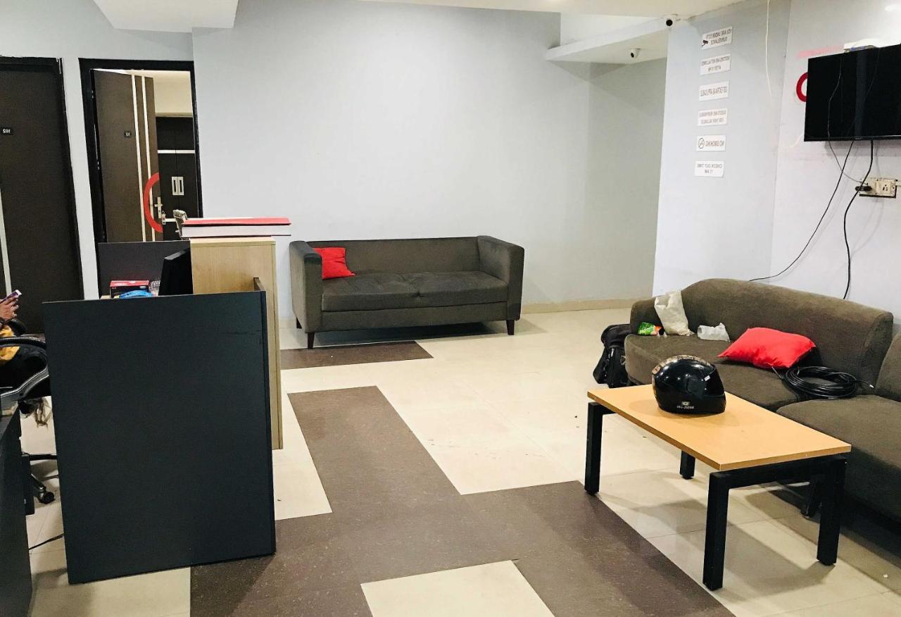 Oyo Townhouse 1100 Royal Near Akshardham Hotel