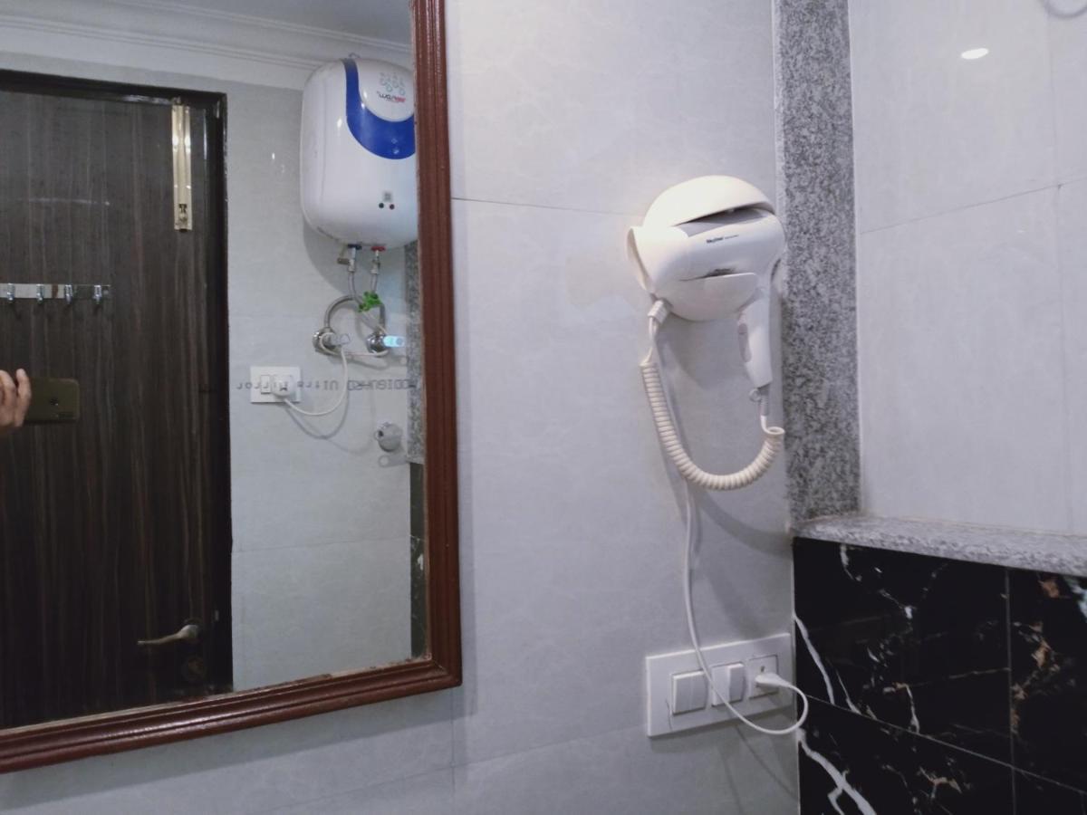 Hotel Almora Near Delhi Airport
