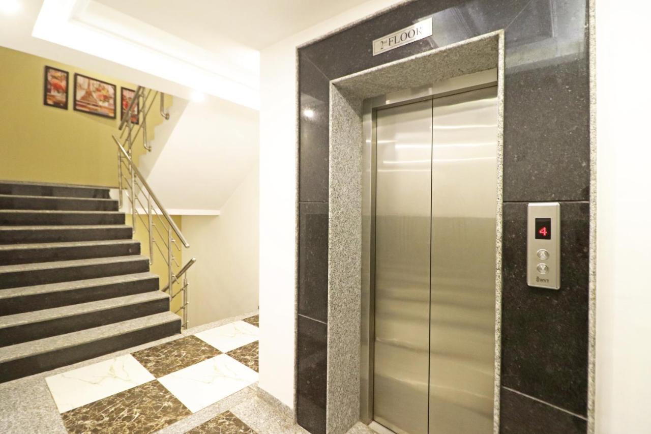 Hotel Almora Near Delhi Airport Nova Deli