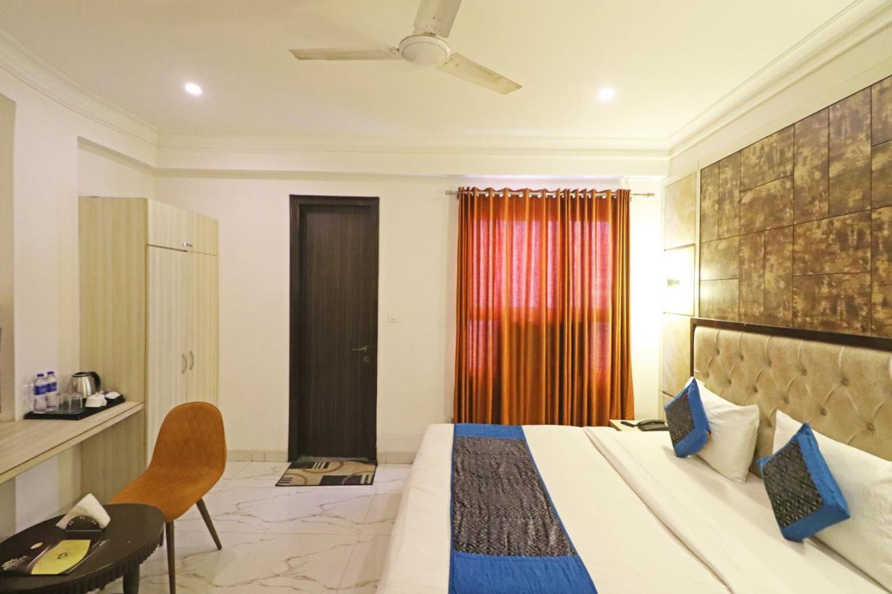 Hotel Almora Near Delhi Airport