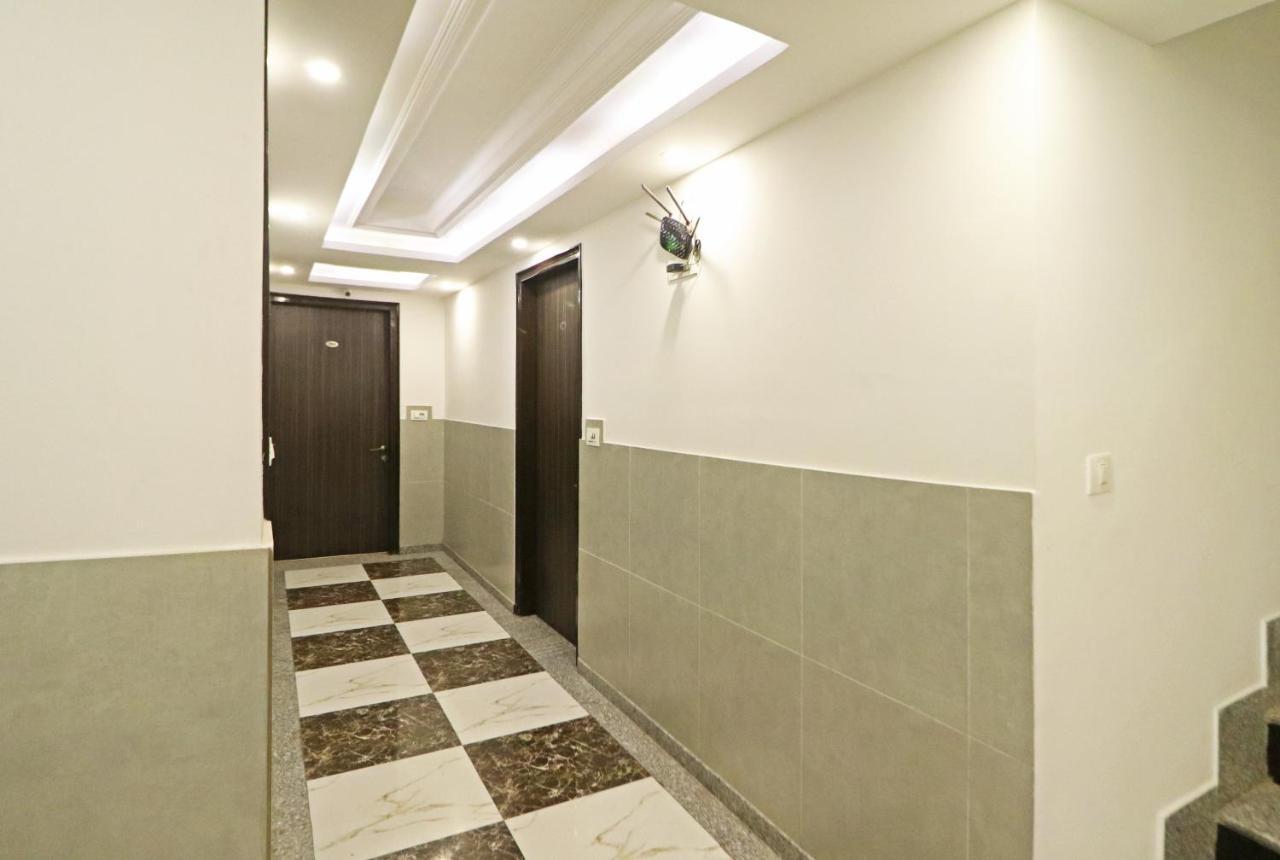 Almora Near Delhi Airport Hotel 3*