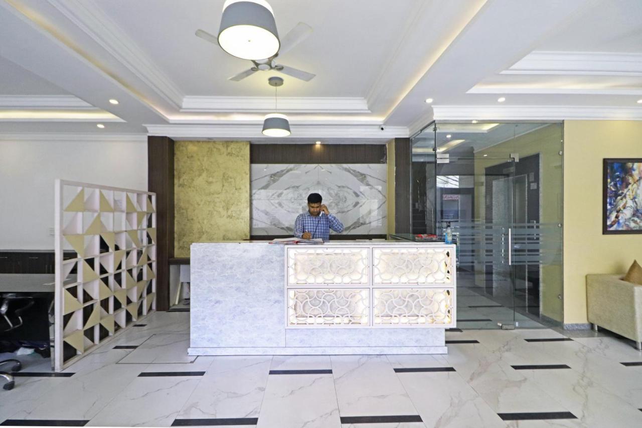 Hotel Almora Near Delhi Airport 3*