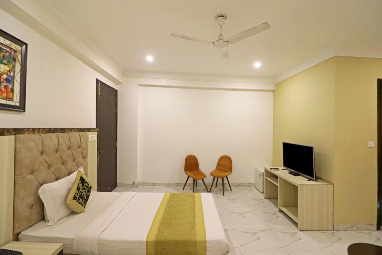 Almora Near Delhi Airport Hotel Nova Deli