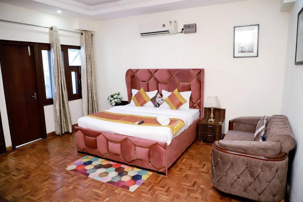 Divine India Service 3bhk 1b Saket Apartamento *