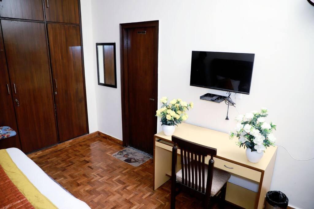 Apartamento Divine India Service 3bhk 1b Saket