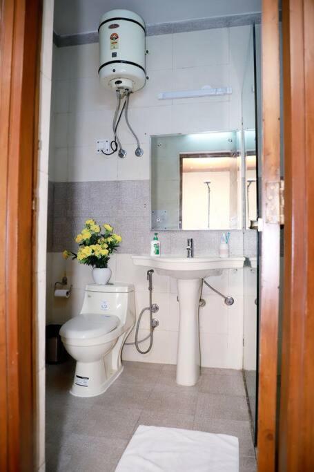 Divine India Service 3bhk 1b Saket Apartamento *