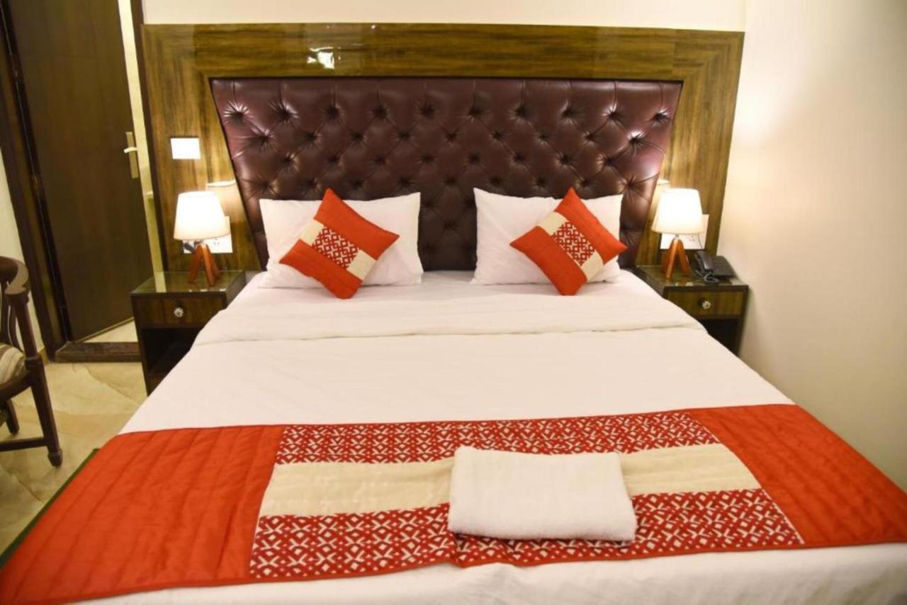 Hotel Staybook Atlanta Railway Station Paharganj
