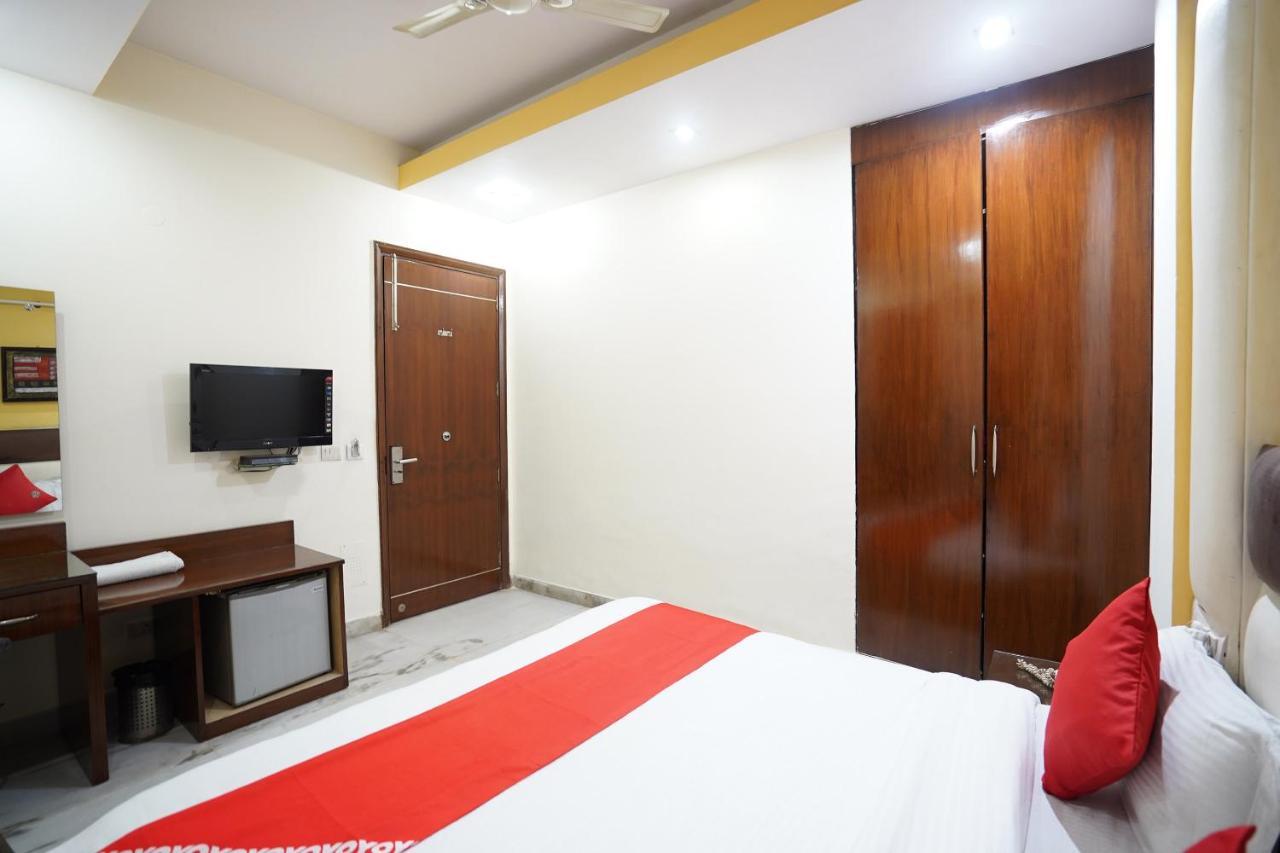 East Hotel *