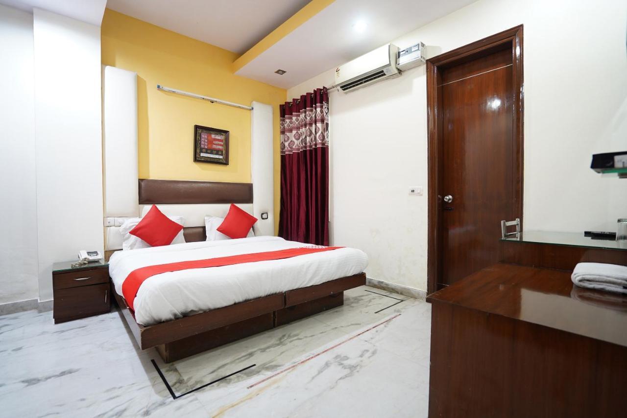 East Hotel *