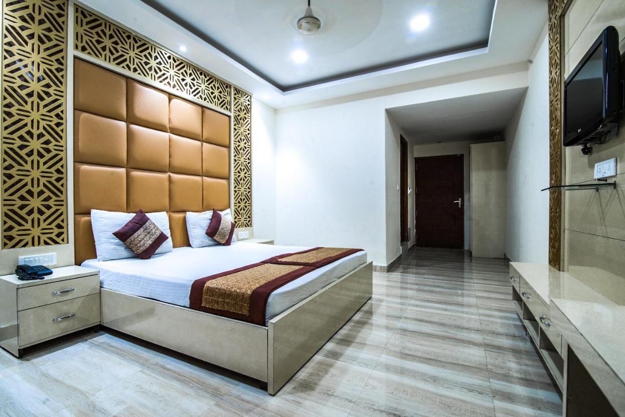 Capital O Orchid Garden Near Satyam Inox Patel Nagar 3*