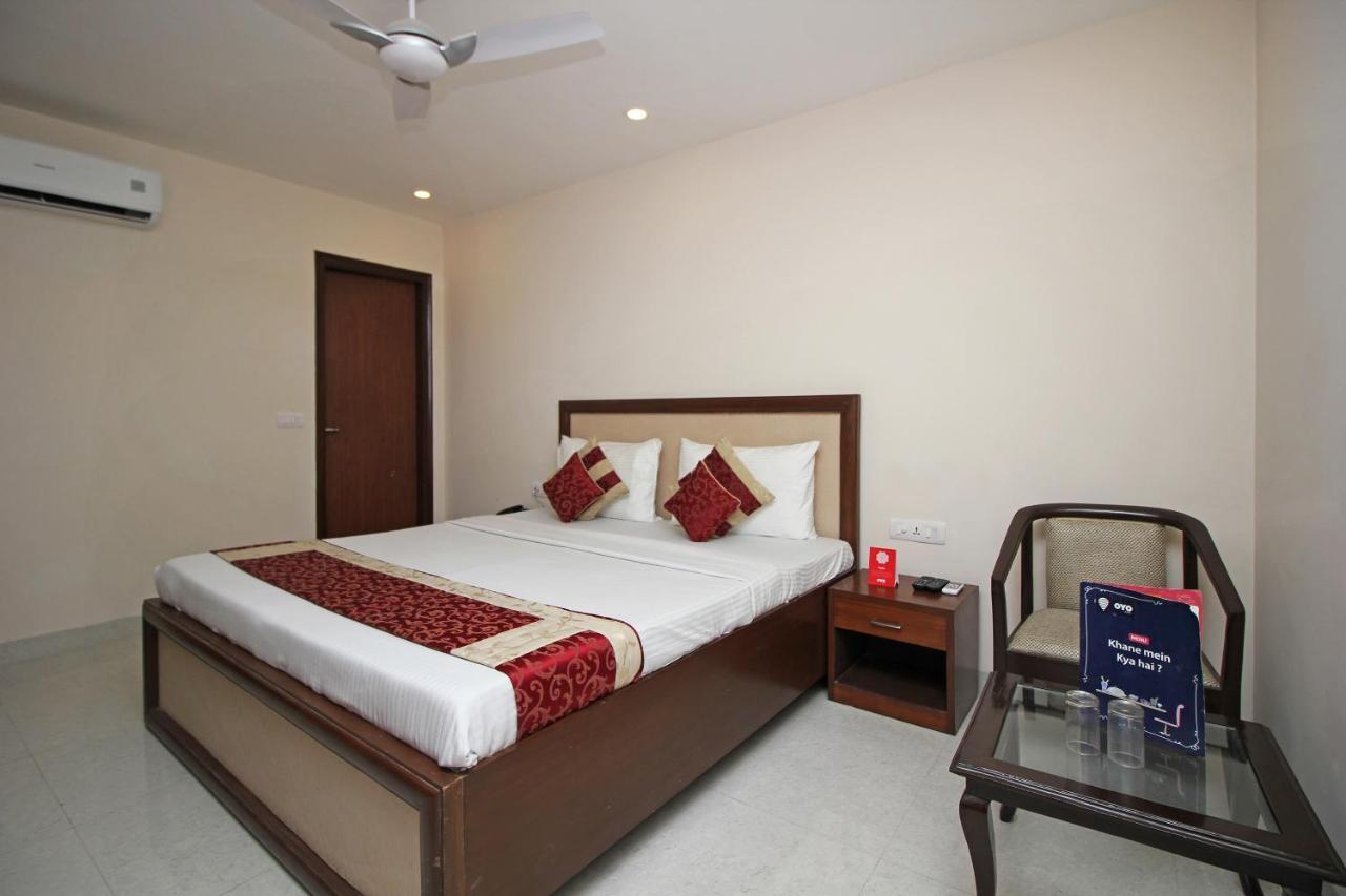 Oyo Blu Pebbles Near Delhi Airport