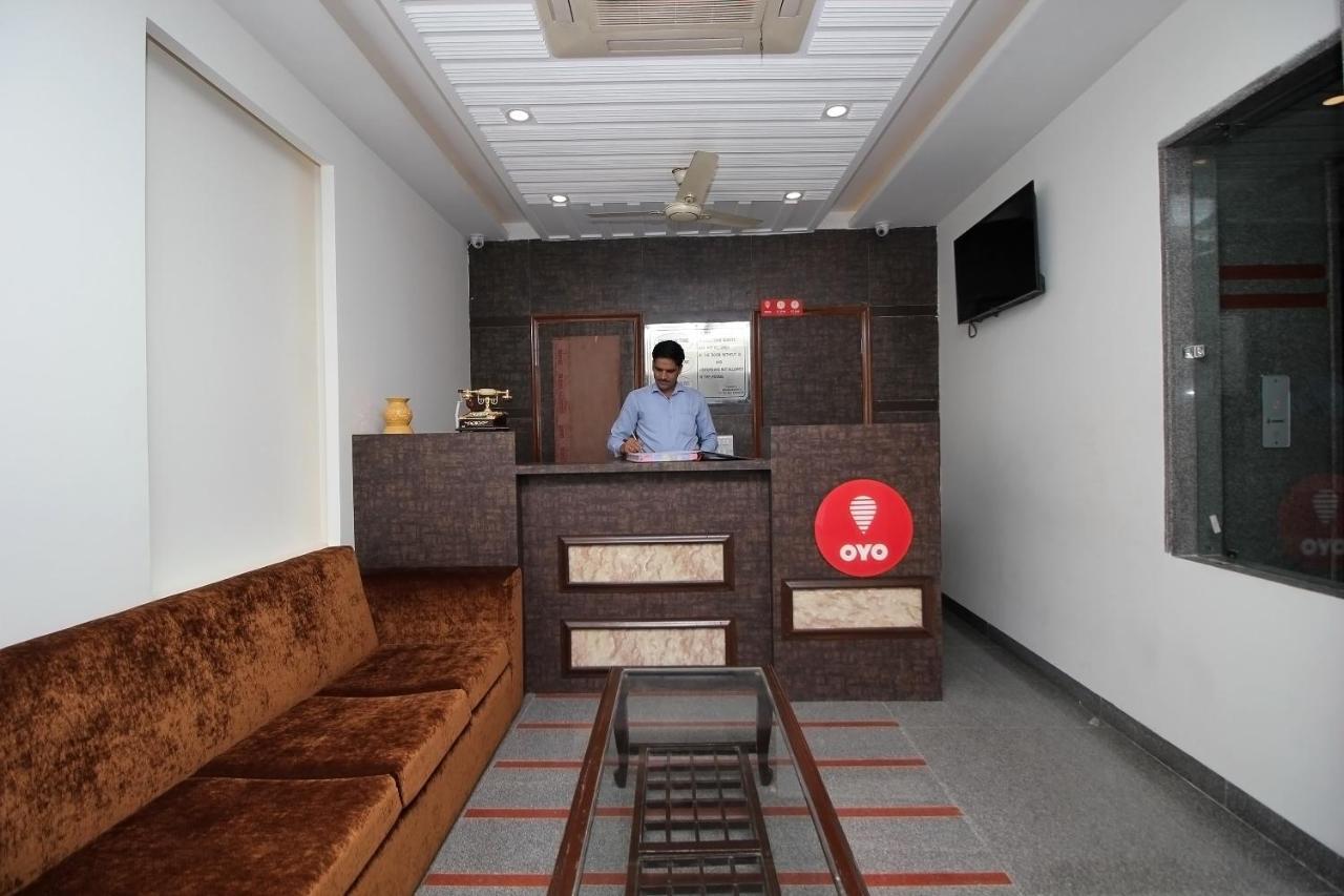 Oyo Blu Pebbles Near Delhi Airport Hotel Nova Deli