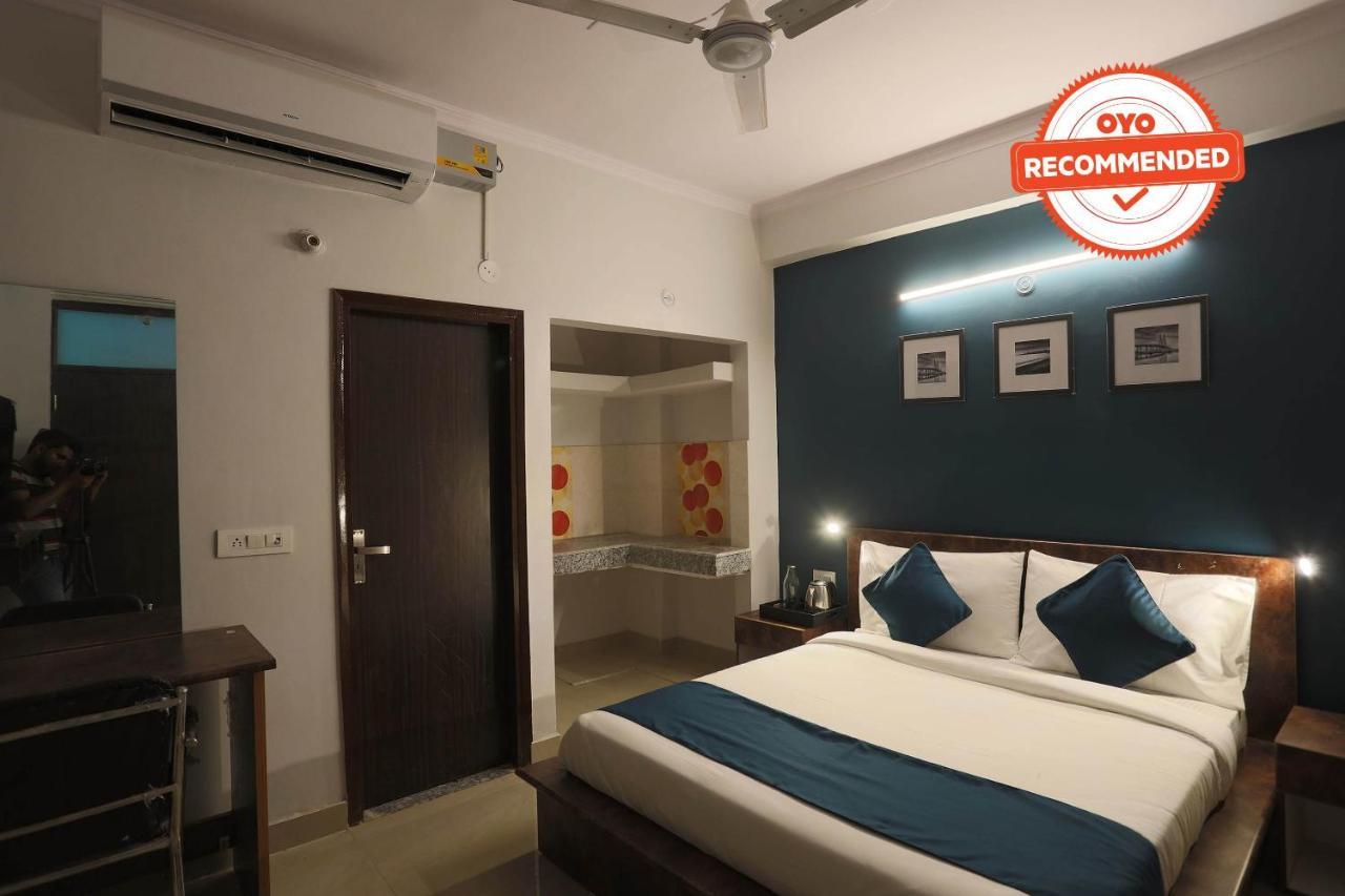 Oyo Silverkey Ratiram Palace Near Worlds Of Wonder Hotel Kālkāji Devi
