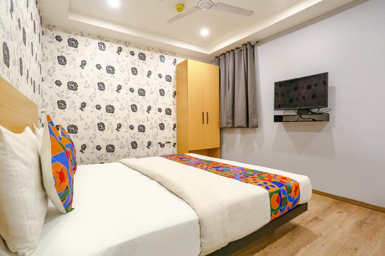 Fabhotel Blusky Hotel New Delhi