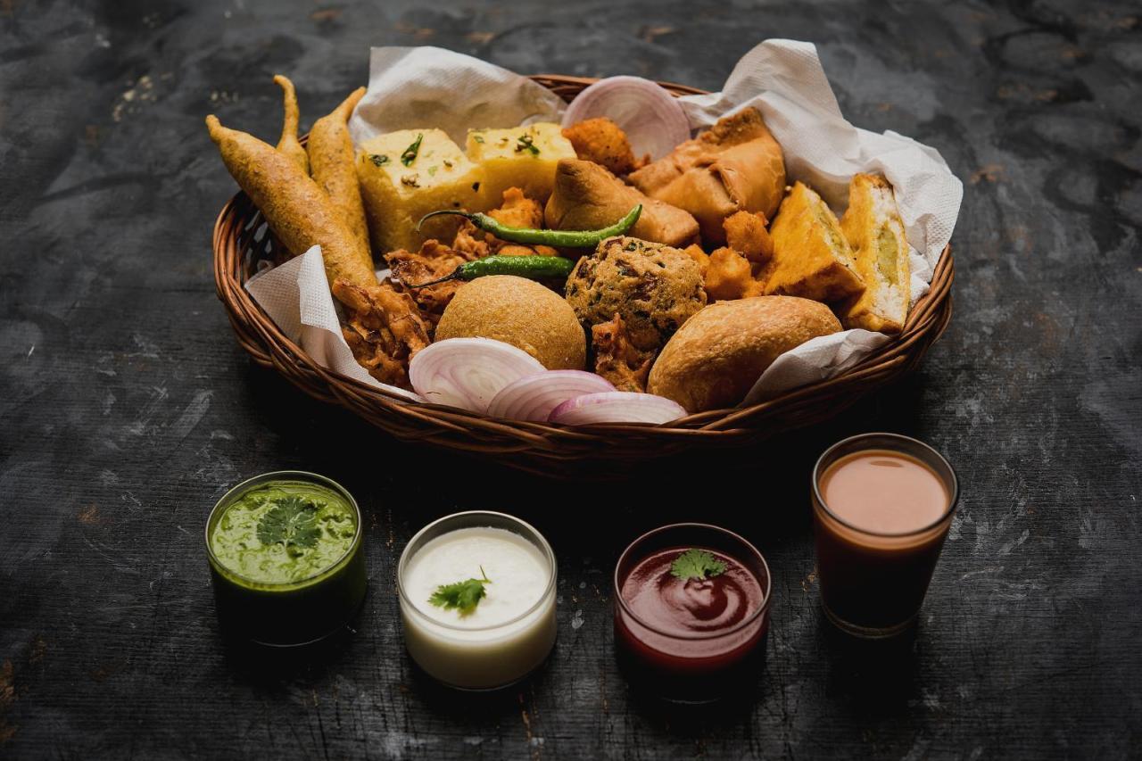 Hotel Spot On Lucky 7 Near Badarpur Border Metro Station