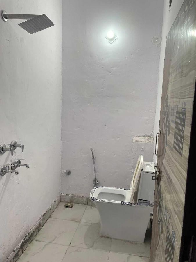 Hotel Spot On Lucky 7 Near Badarpur Border Metro Station New Delhi