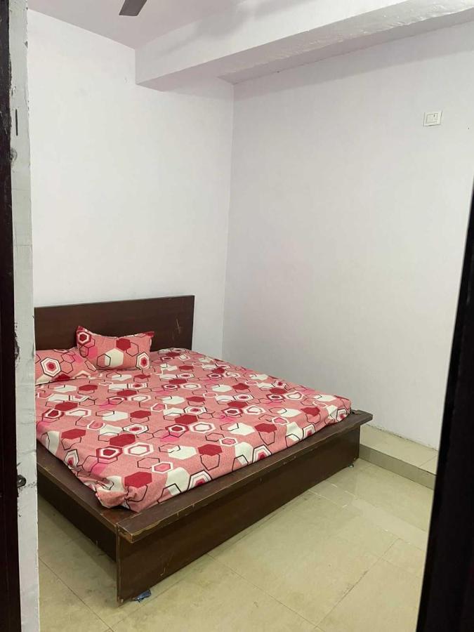 Spot On Lucky 7 Near Badarpur Border Metro Station Hotel