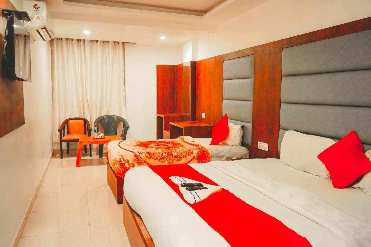 Hotel Roomshala 053 Tej Palace - Near Igi Airport Delhi New Delhi