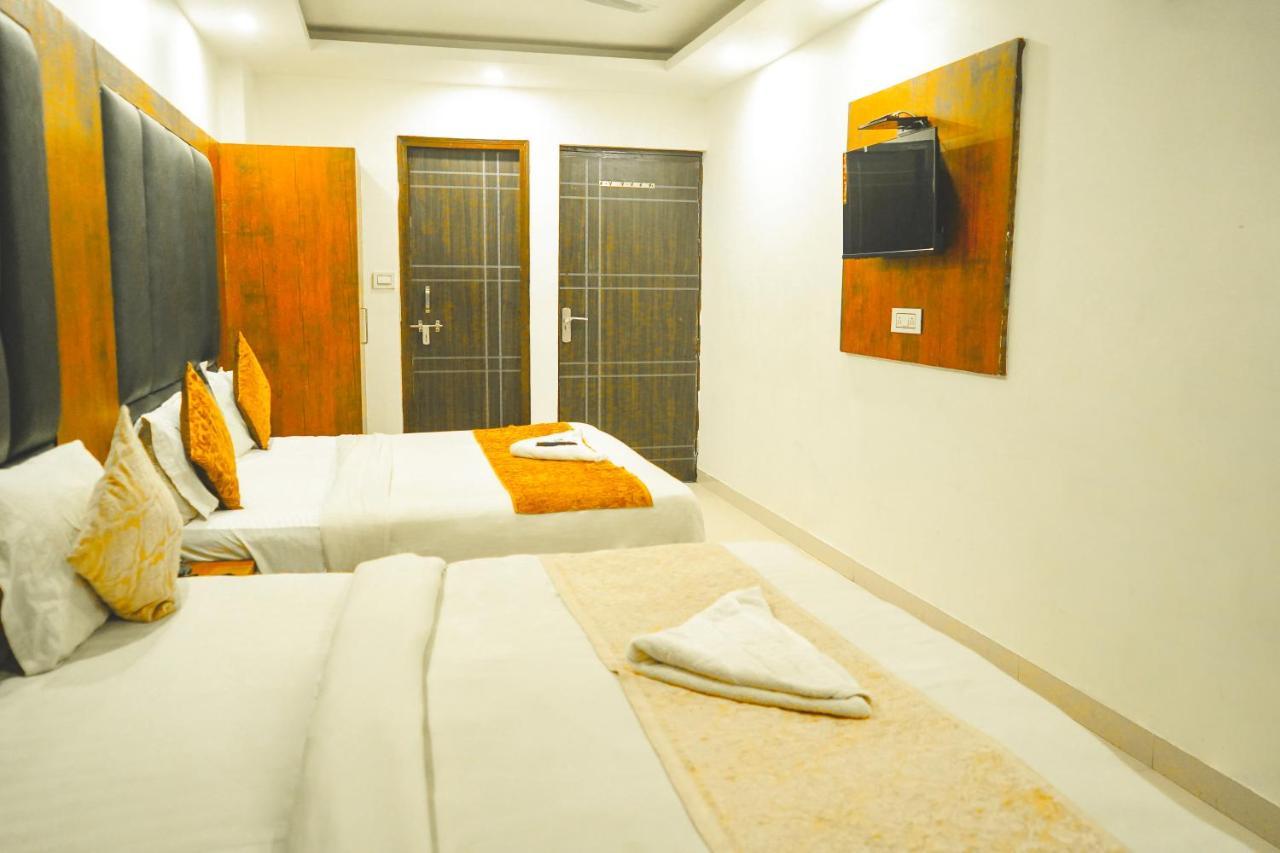 Roomshala 053 Tej Palace - Near Igi Airport Delhi 3* New Delhi