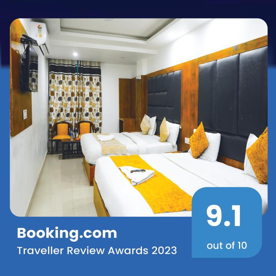 Roomshala 053 Tej Palace - Near Igi Airport Delhi New Delhi
