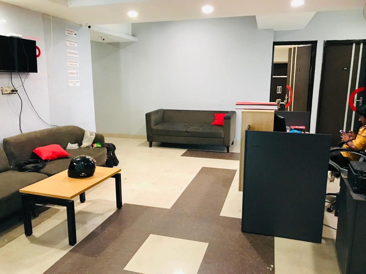 Oyo Townhouse 1100 Royal Near Akshardham