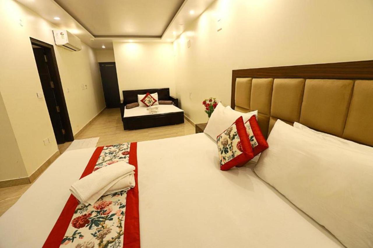 Staybook Atlanta Railway Station Paharganj Hotel