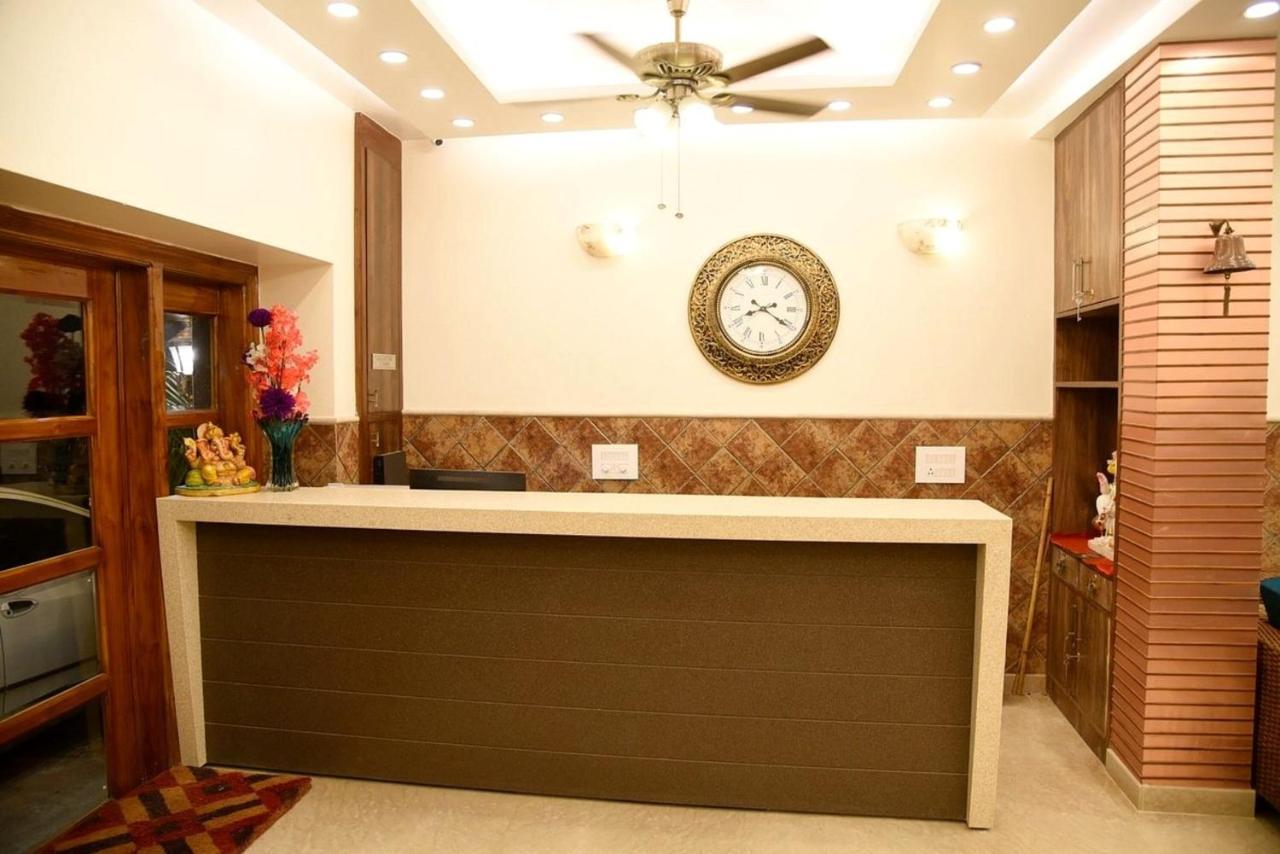 Staybook Atlanta Railway Station Paharganj 3*