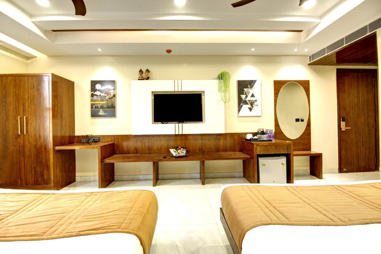 Hotel The Leena International -by Haveliya 4*